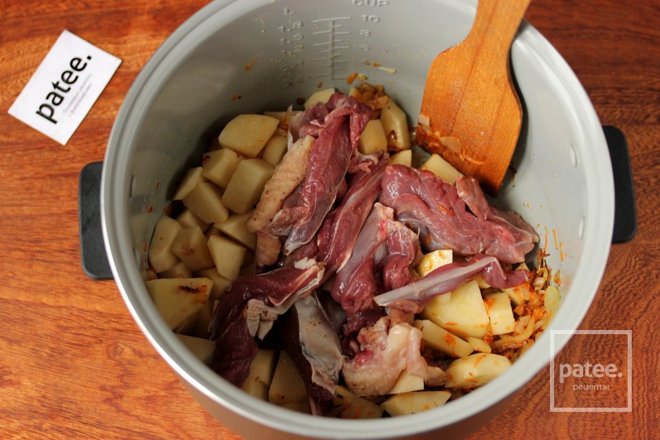 Суп с плавленым сыром и вермишелью в мультиварке - Шаг 6