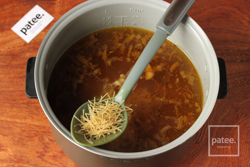 Суп с плавленым сыром и вермишелью в мультиварке - Шаг 9