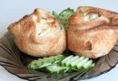 Пирожки слоёные с курицей и сыром