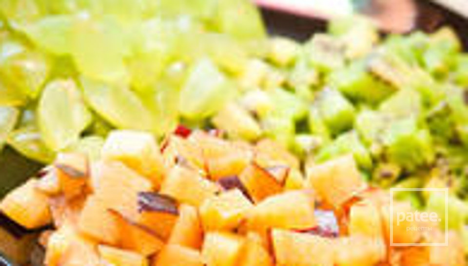 Творожки с фруктами в шоколаде - Шаг 5