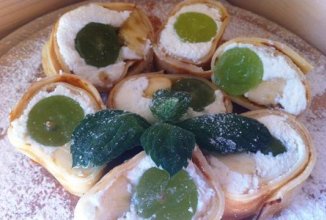 Творожные ролы с фруктами