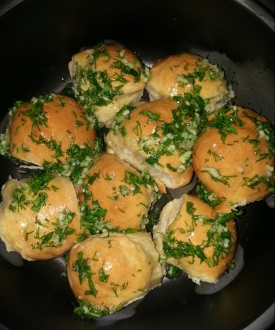 Булочки чесночные к борщу - Шаг 8