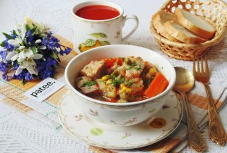 Овощное рагу со свининой и вином