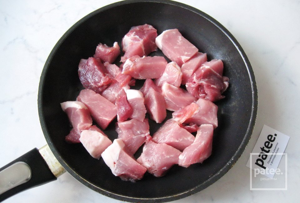 Овощное рагу со свининой и вином - Шаг 2