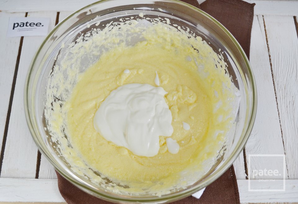 Шоколадно-ромовые капкейки со сливочным кремом - Шаг 7