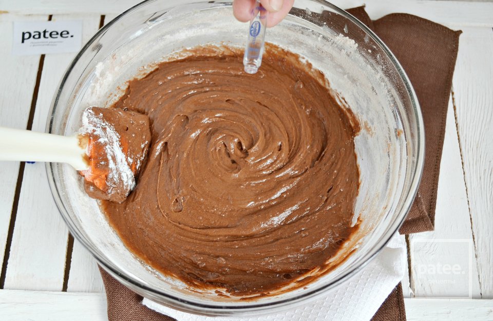 Шоколадно-ромовые капкейки со сливочным кремом - Шаг 11