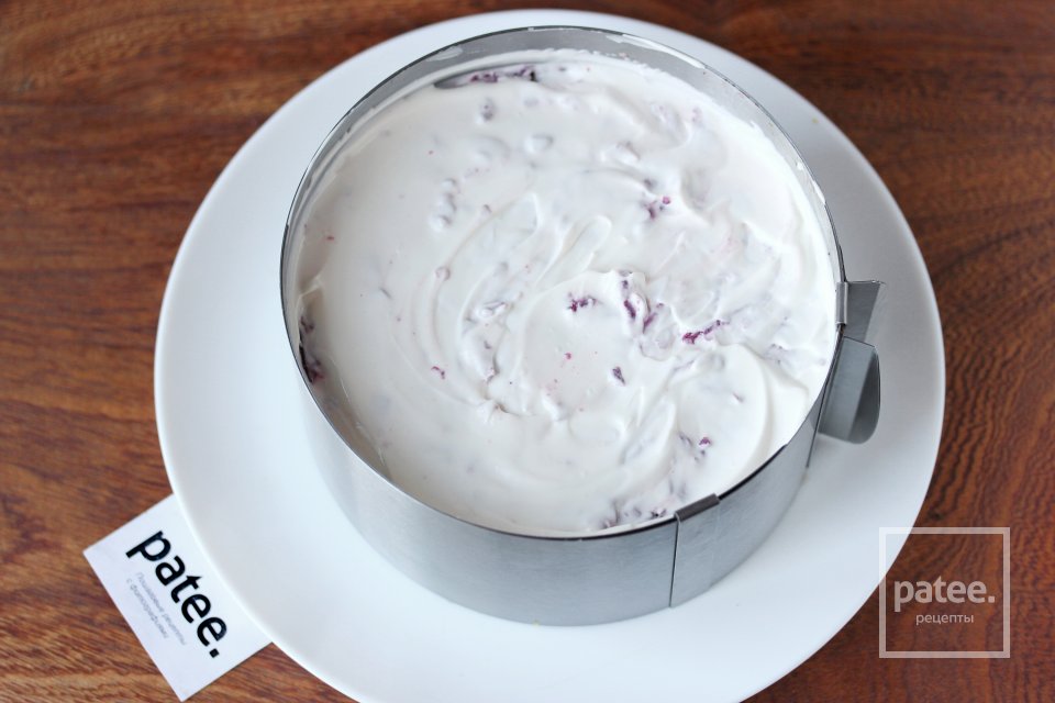 Слоёный салат с сельдью, сыром и свёклой - Шаг 11