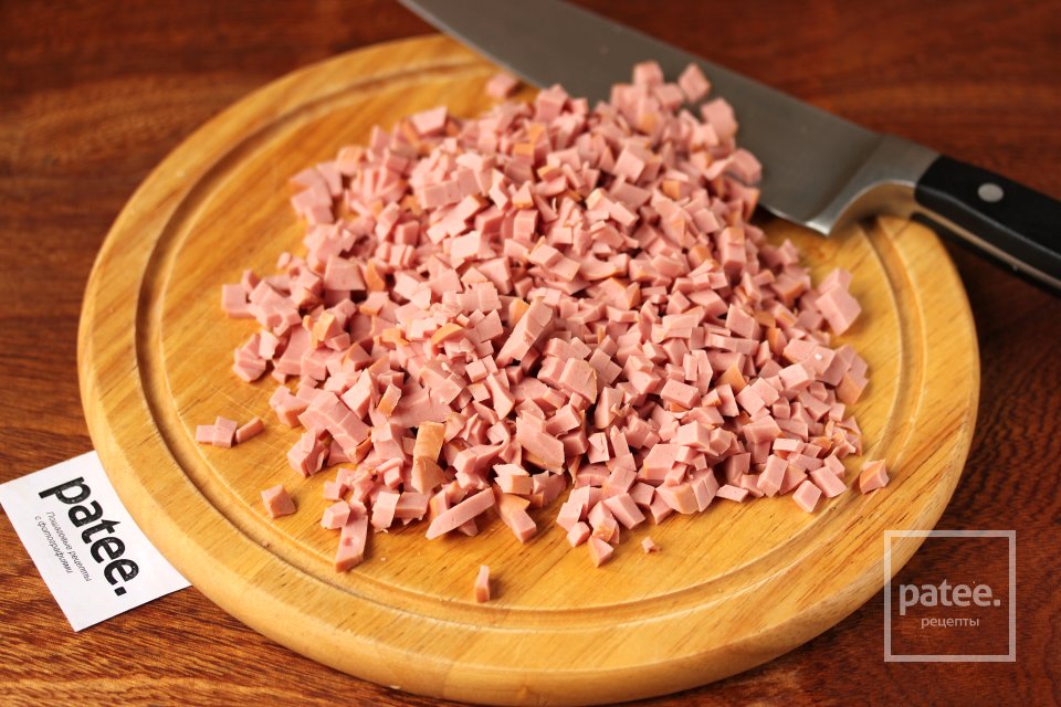 Окрошка на сметане с колбасой - Шаг 2