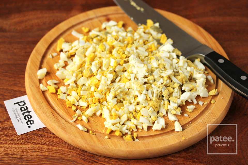 Окрошка на сметане с колбасой - Шаг 4