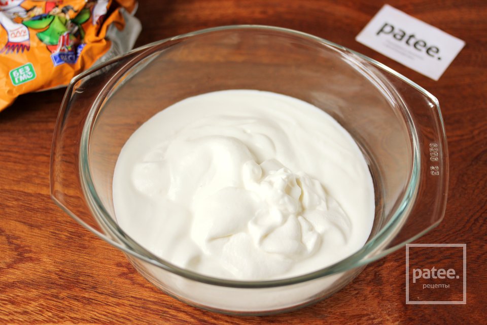 Окрошка на сметане с колбасой - Шаг 11