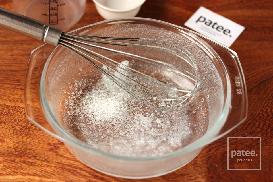 Окрошка на сметане с колбасой - Шаг 14