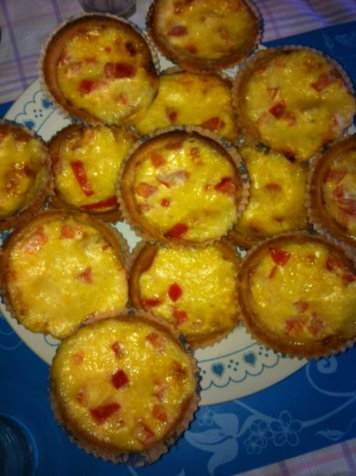 Тарталетки со сливочным сыром и помидорами - Шаг 1