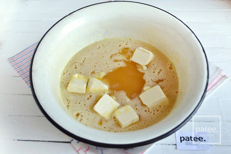 Шоколадный торт медовик с черносливом - Шаг 7