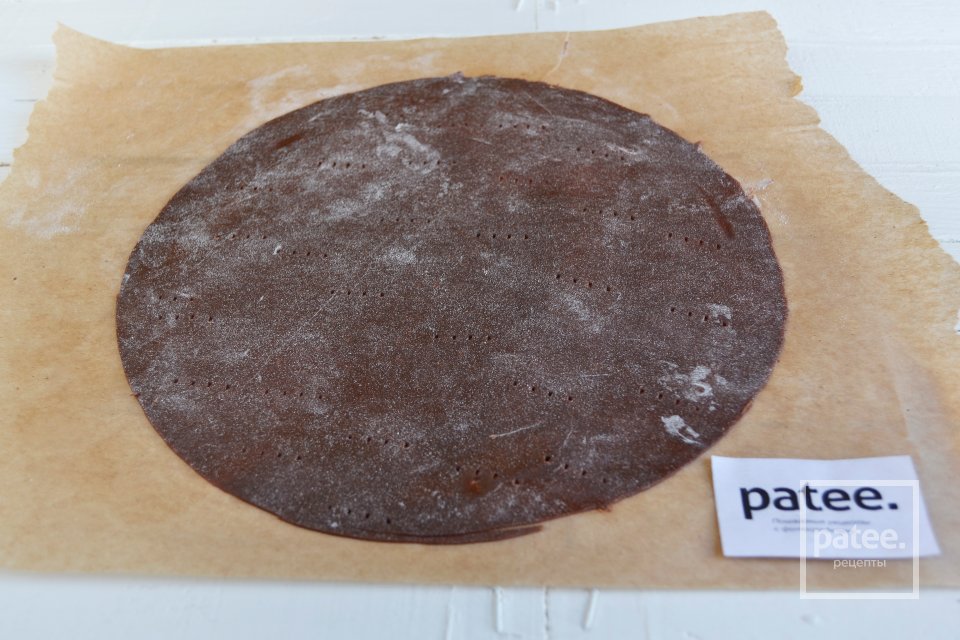 Шоколадный торт медовик с черносливом - Шаг 15