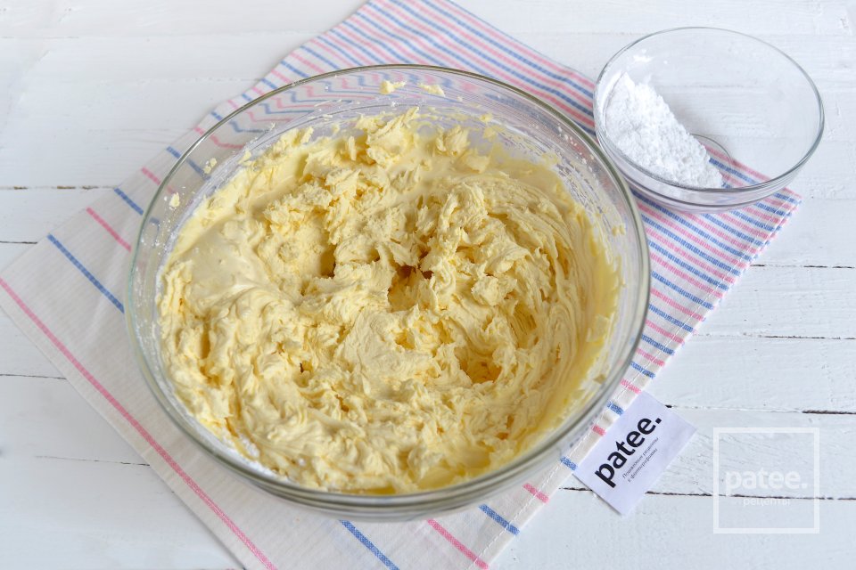 Шоколадный торт медовик с черносливом - Шаг 18