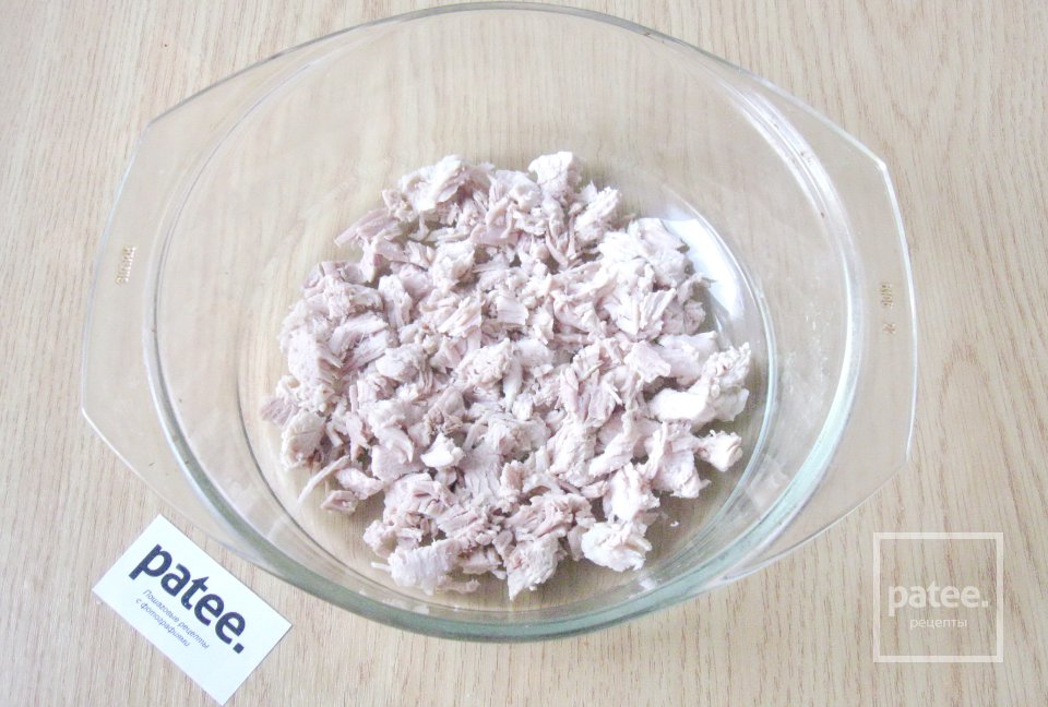 Салат из свинины с маринованным  луком и сыром - Шаг 4