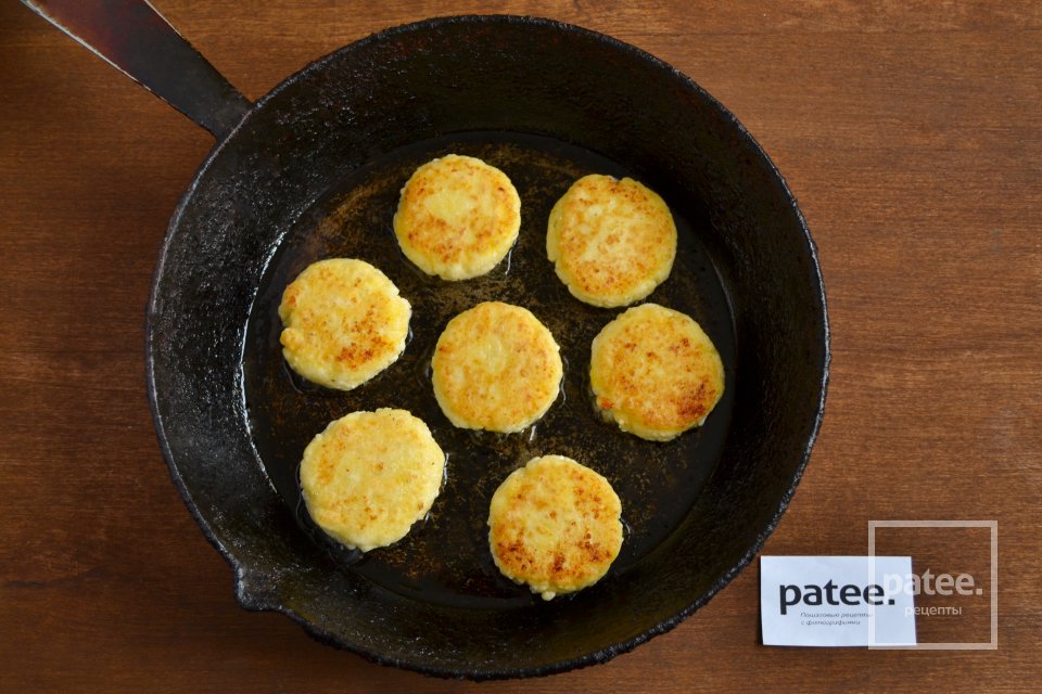 Сырники запеченные в сметане - Шаг 9