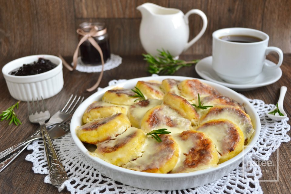 Сырники запеченные в сметане - Шаг 13