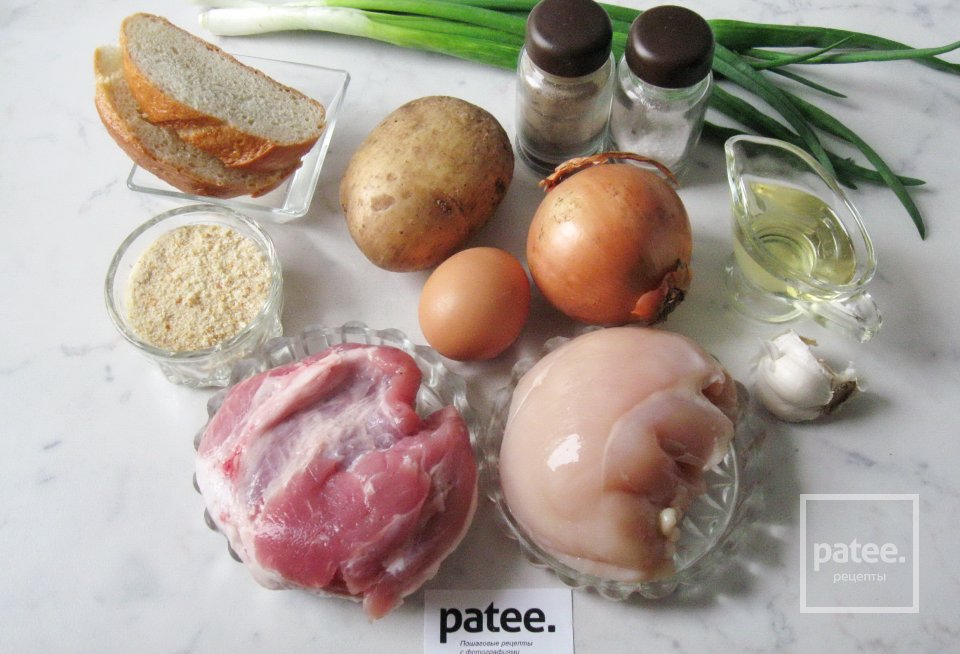 Мясные зразы с картофелем и зеленым луком - Шаг 1