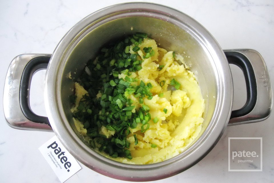 Мясные зразы с картофелем и зеленым луком - Шаг 4