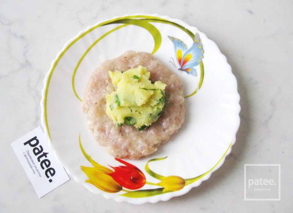 Мясные зразы с картофелем и зеленым луком - Шаг 10