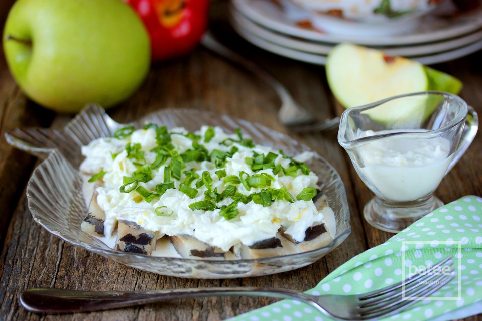 Сельдь под сметанно-яблочным соусом - Шаг 11