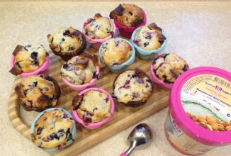 Ягодные кексы с белым шоколадом