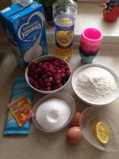 Ягодные кексы с белым шоколадом - Шаг 1