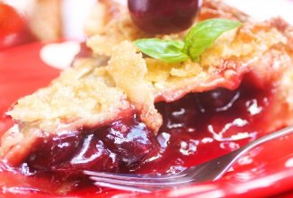 Вишневый Баскский пирог