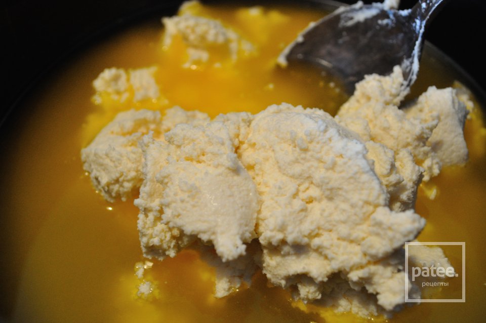 Творожные рогалики с шоколадом и сухофруктами - Шаг 3