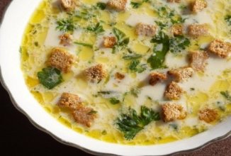 Сырный суп с гренками