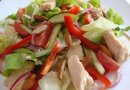 Легкий салат с курицей