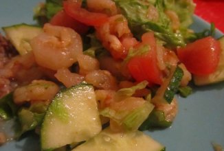 Овощной салат с креветками
