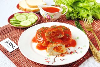 Котлеты с морковью и сыром в томатном соусе