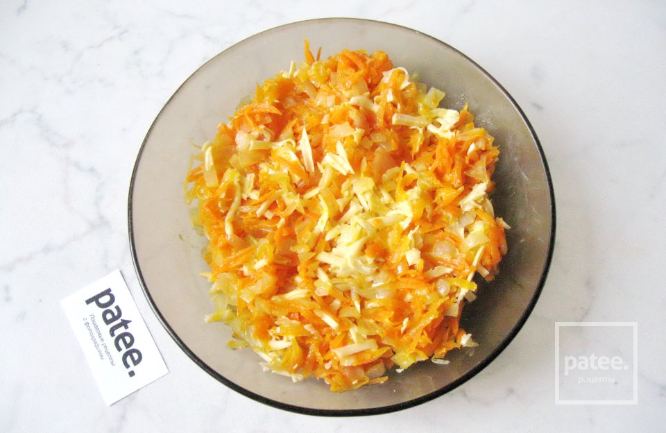 Котлеты с морковью и сыром в томатном соусе - Шаг 10