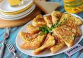 Жареные бутерброды с брынзой и зелёным луком