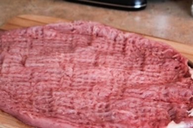 Свиной рулет с грибами - приготовление