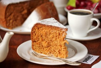 Медовый бисквит в мультиварке