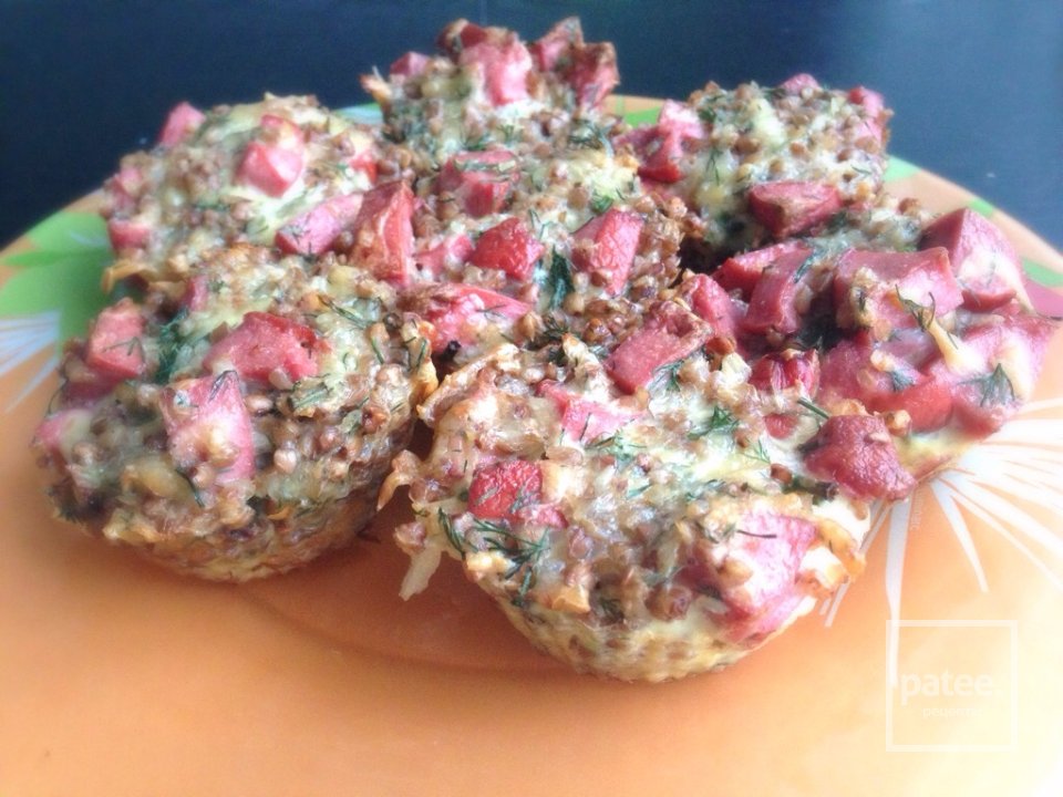 Гречневые кексы с сосисками - Шаг 7
