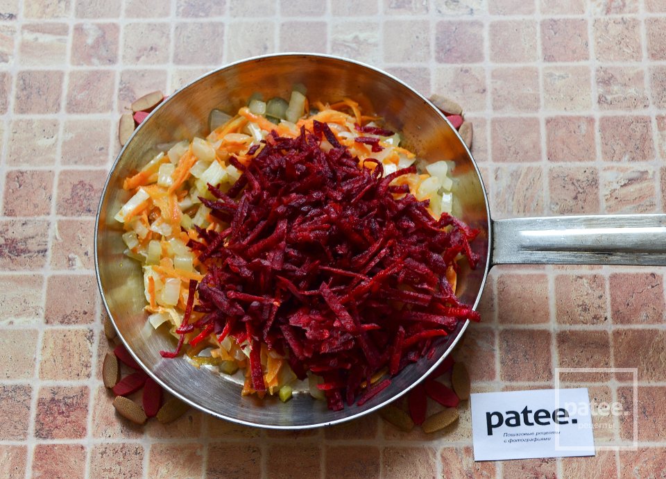 Украинский борщ с фасолью - Шаг 14