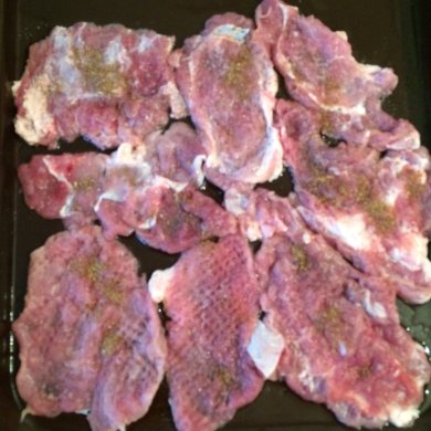 Отбивные под сыром, с грибами и маслинами. - Шаг 1