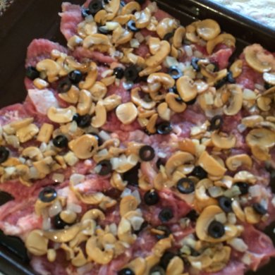 Отбивные под сыром, с грибами и маслинами. - Шаг 3
