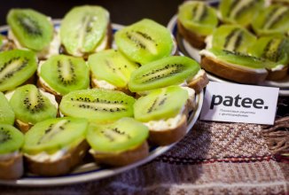 Пикантные бутерброды с киви