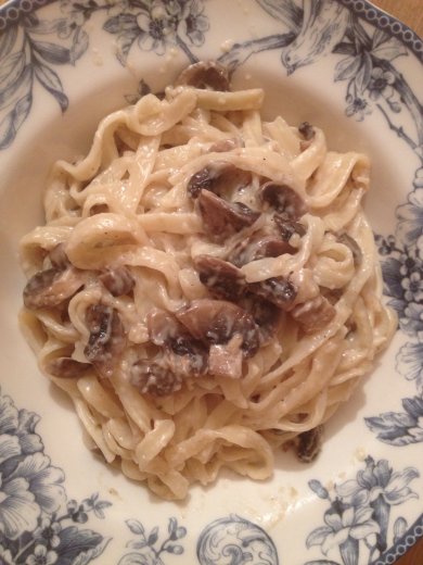 Спагетти с шампиньонами в сырно-сливочном соусе - Шаг 6