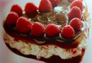 Шоколадное сердце с малиной