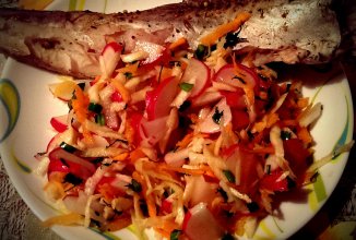 Хек с салатом