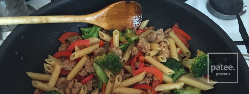 Пенне с броколли, перцем и рубленным мясом - Шаг 3