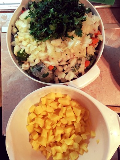 Легкий, быстрый супчик из ассорти овощей и куриной грудки. - Шаг 3