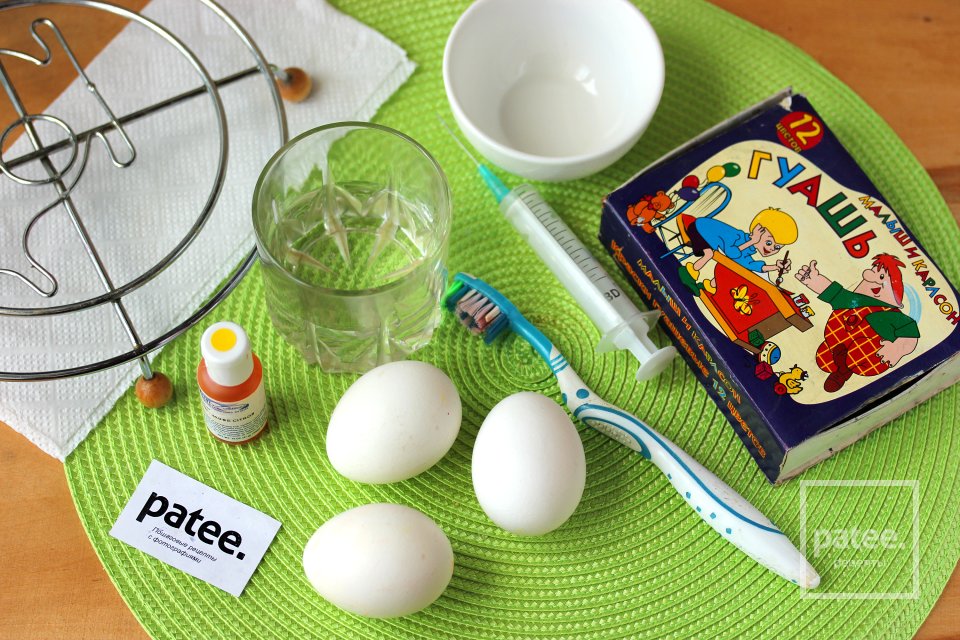 Как сделать сувенирное пасхальное яйцо в крапинку - Шаг 1