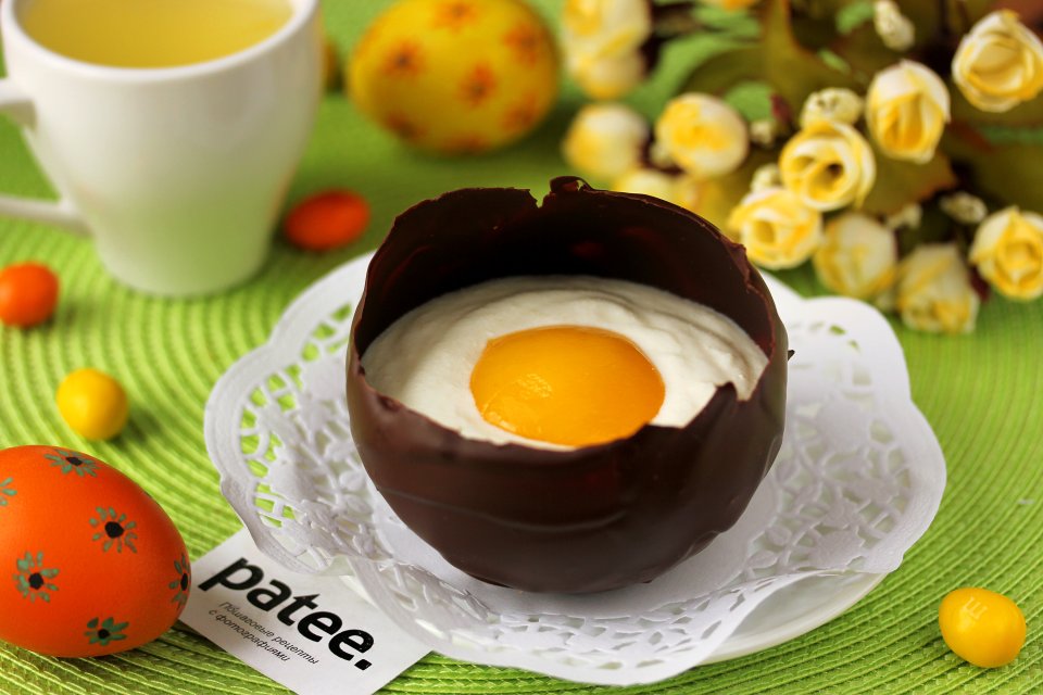 Шоколадные яйца с творожным муссом на Пасху